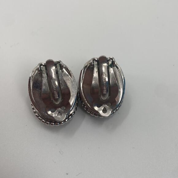Vintage Whiting & Davis Oval Black Onyx clip on earrings - Picture 4 of 9